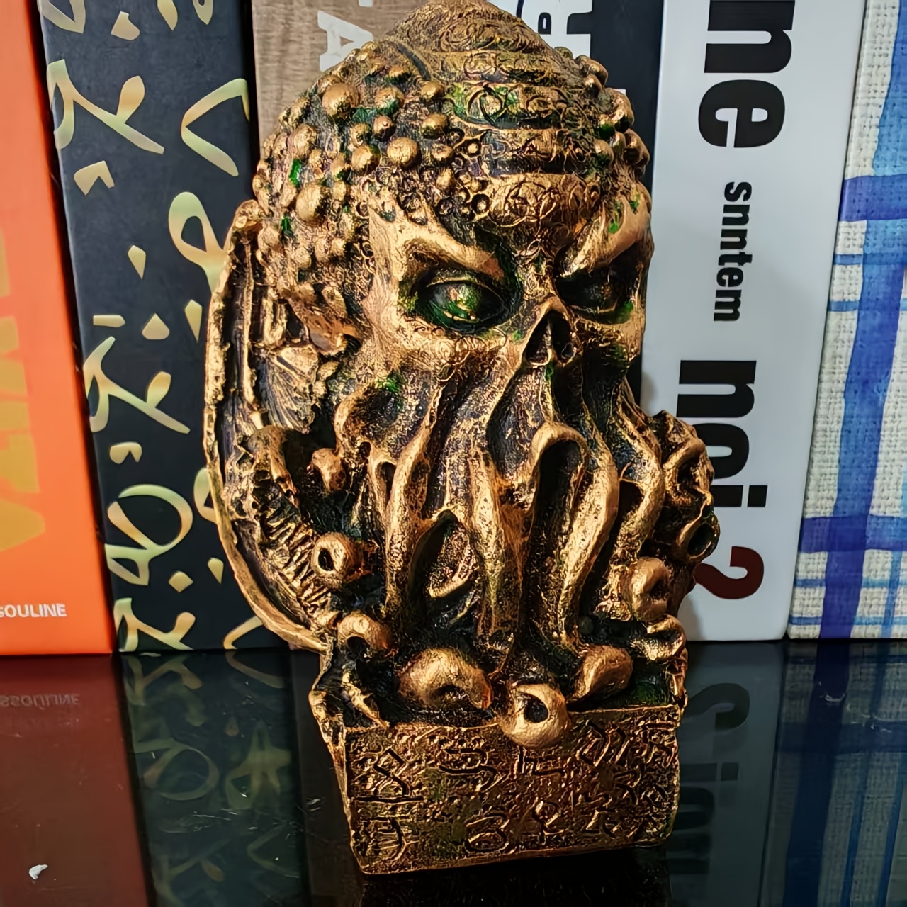 Mythos Octopus Statue - Gothic Art Collectible, Resin Desktop Ornament For Decor
