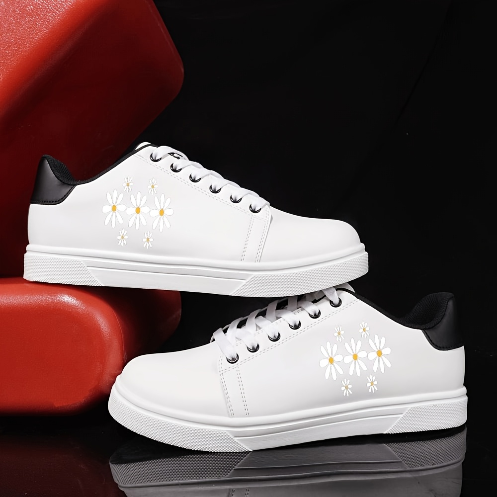 item picture a pair of new womens low top breathable casual shoes unique trendy print design no 5478 white daisies   background fashionable and     super comfortable for daily commuting and walking suitable as a christmas gift