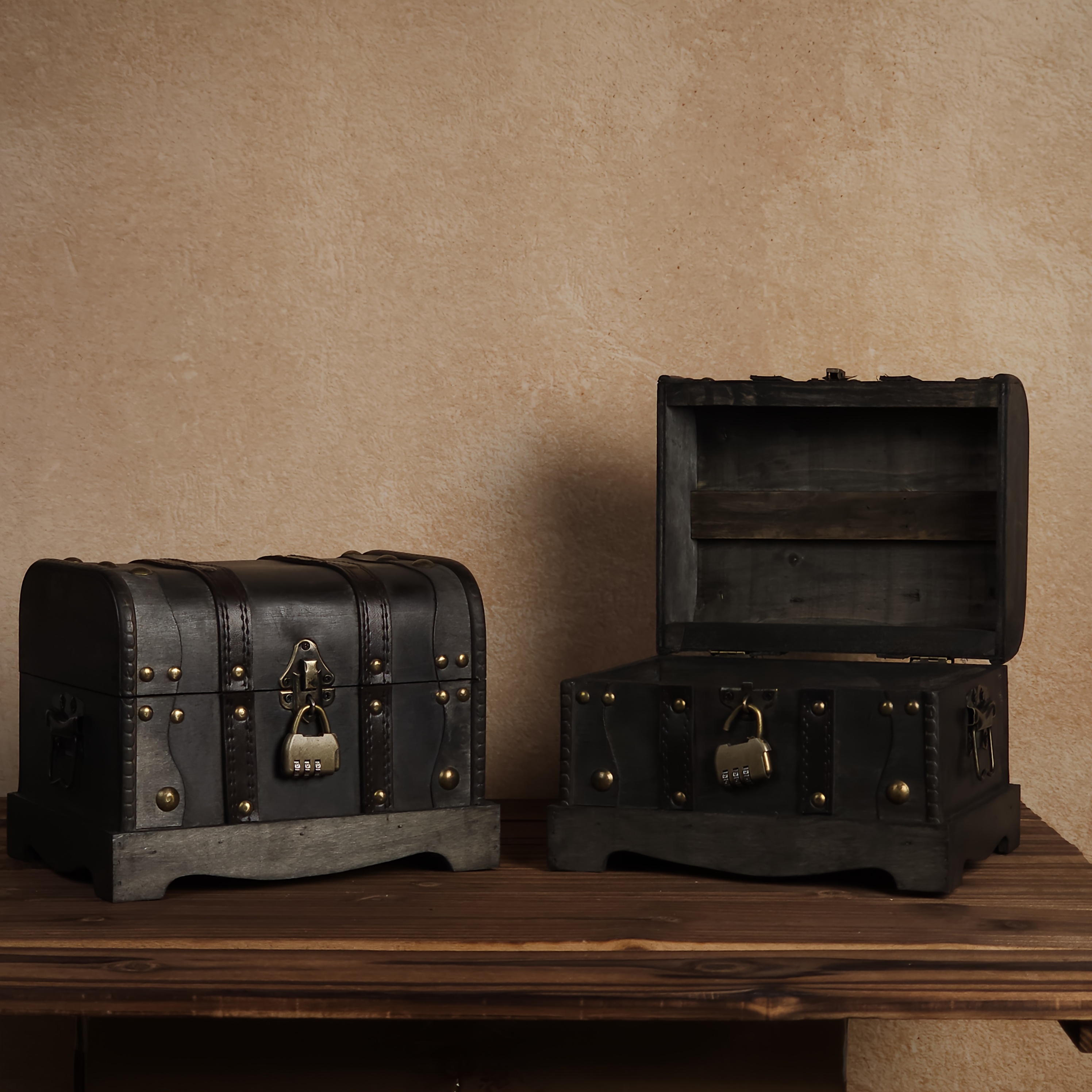 *. extra große Vintage-Schatztruhe aus Holz mit Zahlenschloss, Retro-Schmuckkästchen mit Seitengriffen & Heavy-Metal-Akzenten, sicherer handgefertigter Aufbewahrungstruh für Sammlerstücke & Dokumente,