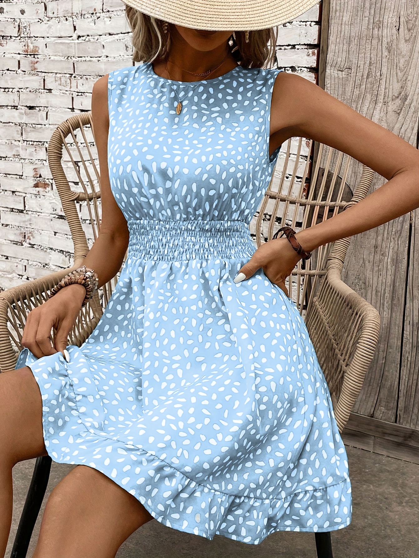 Women'S Elegant Sleeveless A-Line Dress with White Floral Print Fitted,  Round Neck, Back Button-up Spring/Summer Casual Attire