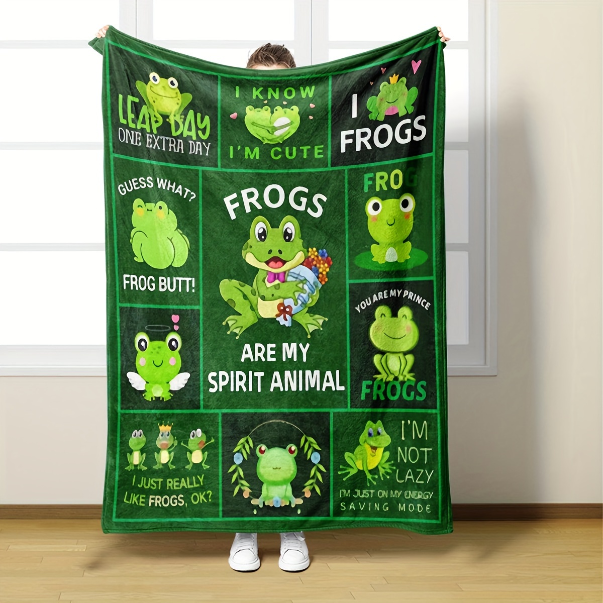 

Cozy Frog-themed Flannel Throw Blanket - Napping, Air Conditioning Comfort & All - Ideal Gift