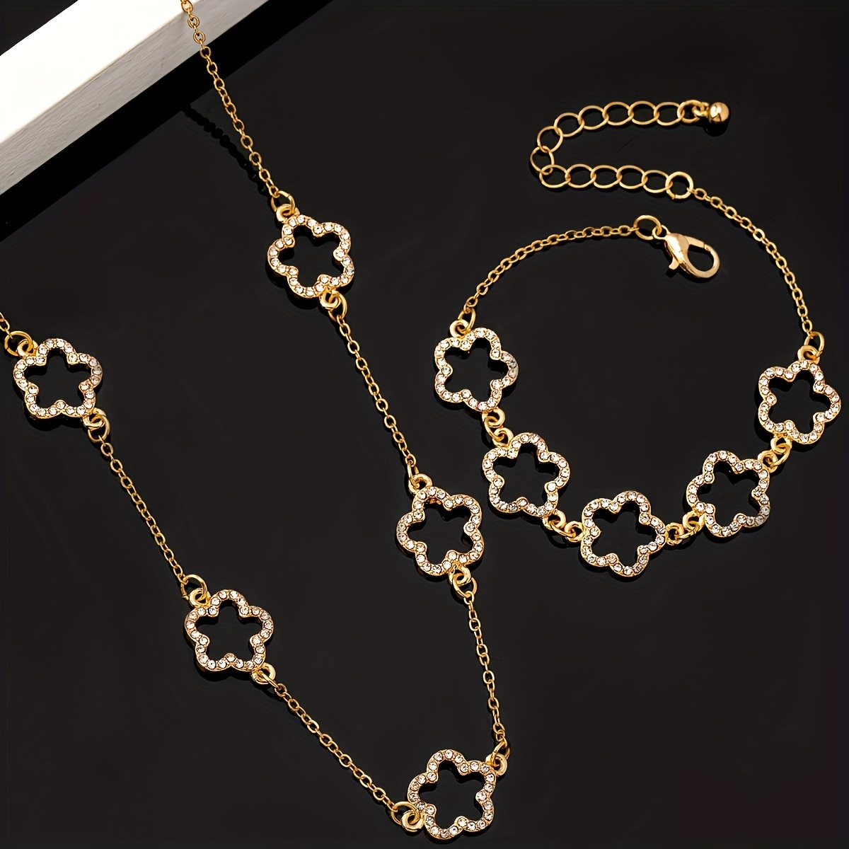 TEMU A Two-piece Elegant And Necklace And Bracelet Set, Fashionable Party Jewelry For Everyday Wear. This New Clover Necklace For Women Features A