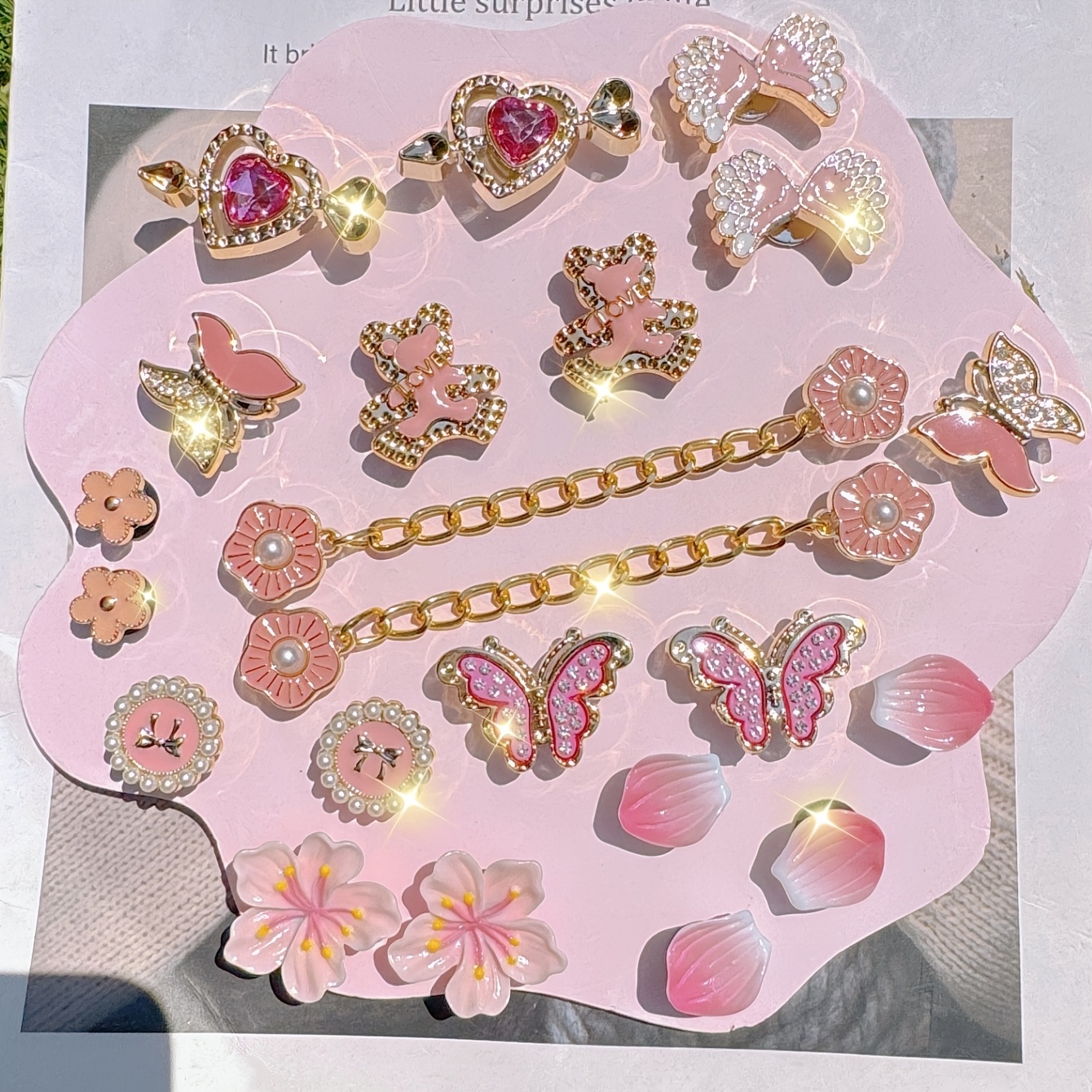 TEMU Lot de 22 décorations roses pour chaussures avec papillons, cœurs, fleurs, ours et chaînes en strass, adaptées aux chaussures pour femme —