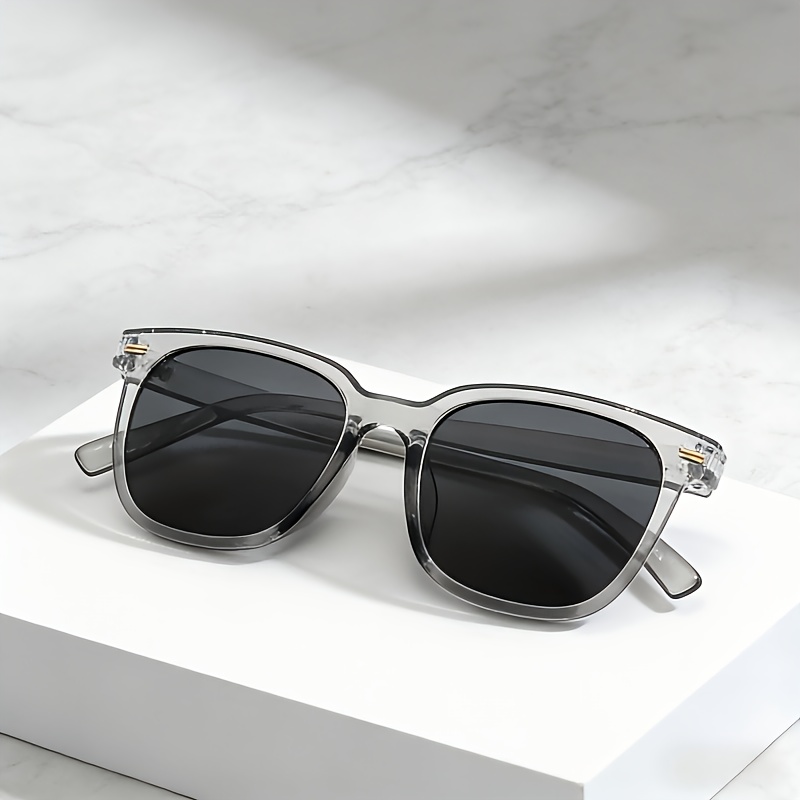Image of 1pc Transparent Trendy Decorative Glasses - Glasses With Exquisite Frame, Suitable For City Street Strolls, Cafe Gatherings, And Casual, Enhancing With Fashionable, Decorative And Versatile