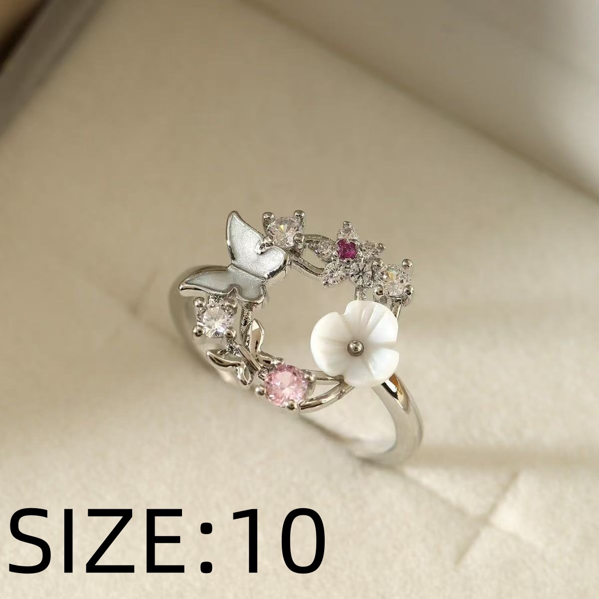 Exquisite Flower Unisex Ring with Synthetic Zircon