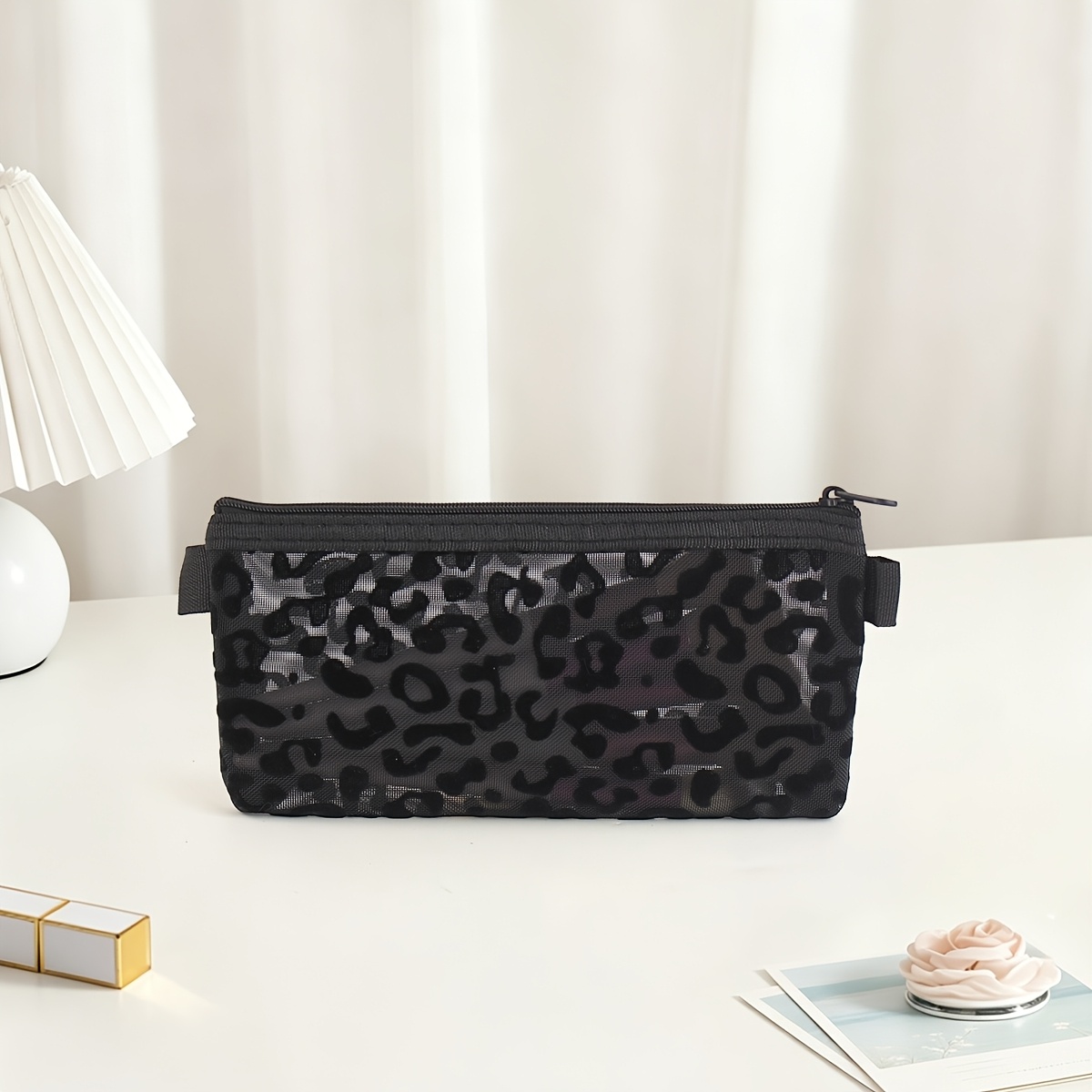Image of Easy Stylish Cosmetic Storage Bag, Breathable Print Makeup Bag, Portable Zipper Closure Small Pouch, Ideal For Daily Use, Outdoor Travel, Perfect Gift For