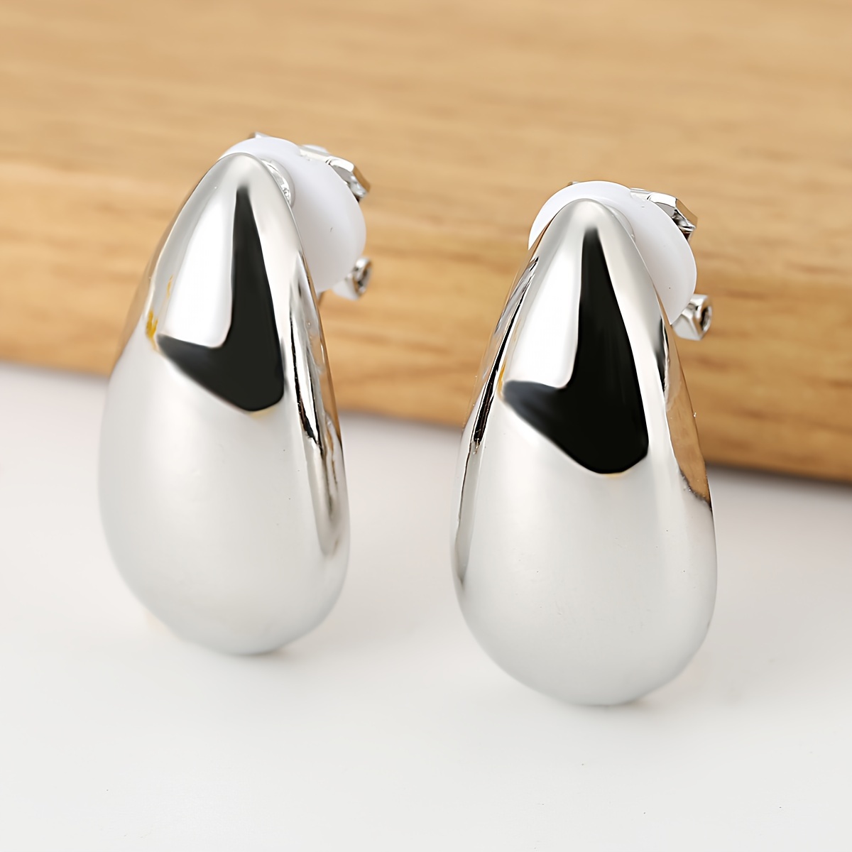 TEMU 1pair, European And Clips, And Beautiful Exquisite Copper 1.06inch Metal Texture Semi-oval Shape Ear Clips. Unisex Ear Clips For Men And Women,