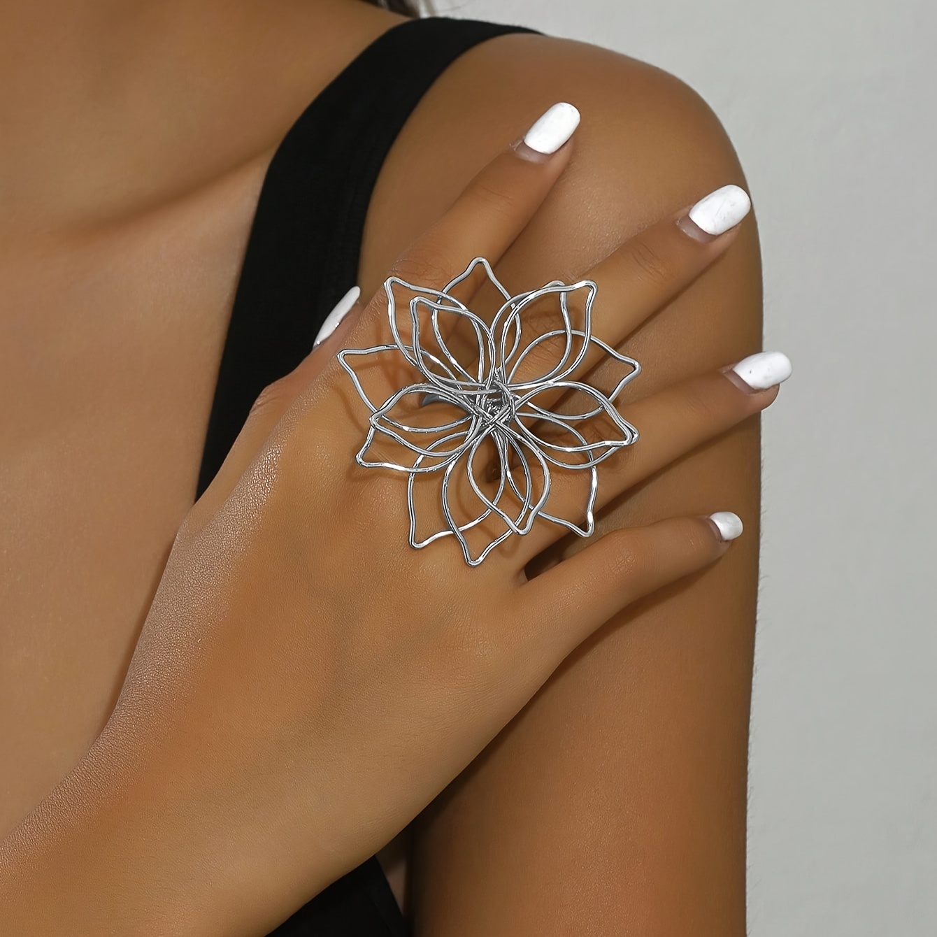 Minimalist Hollow Out Large Flower Open Ring