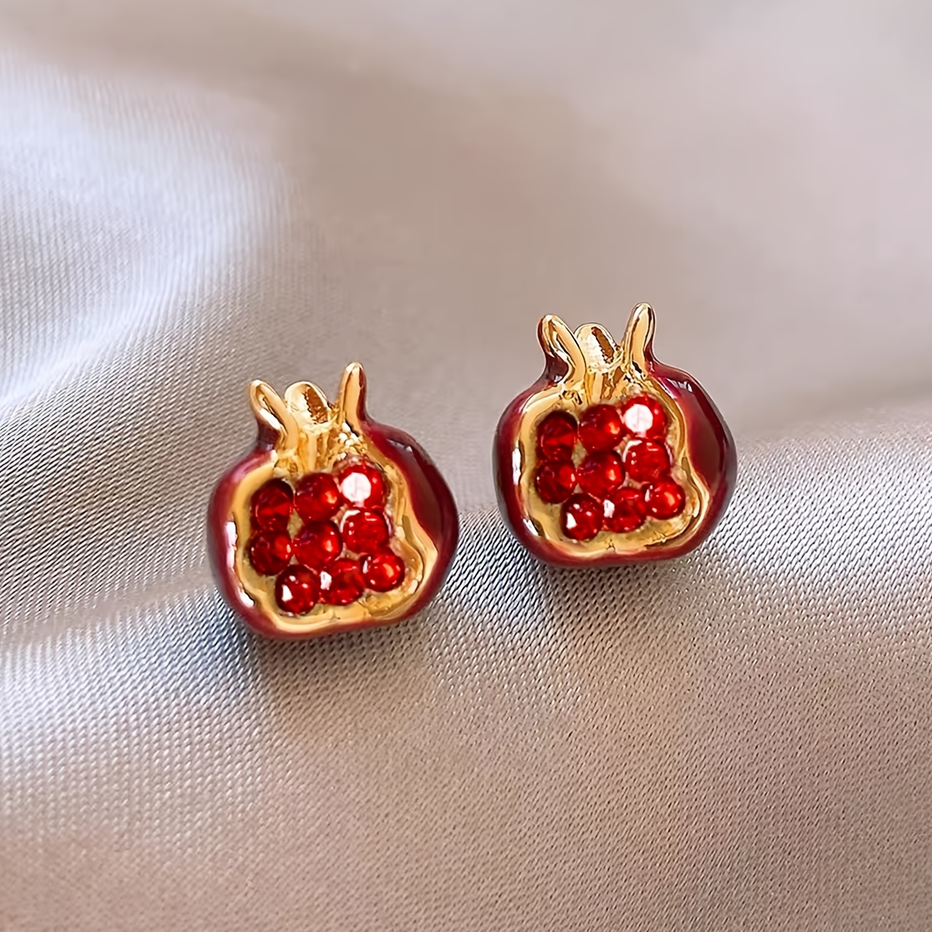 Image of 1 Pair Of Elegant, Exquisite, Petite, Cute, And Simple Pomegranate Fruit Stud Earrings With Unique Full-drill Glass Inlay, Suitable For Women' Versatile Wear