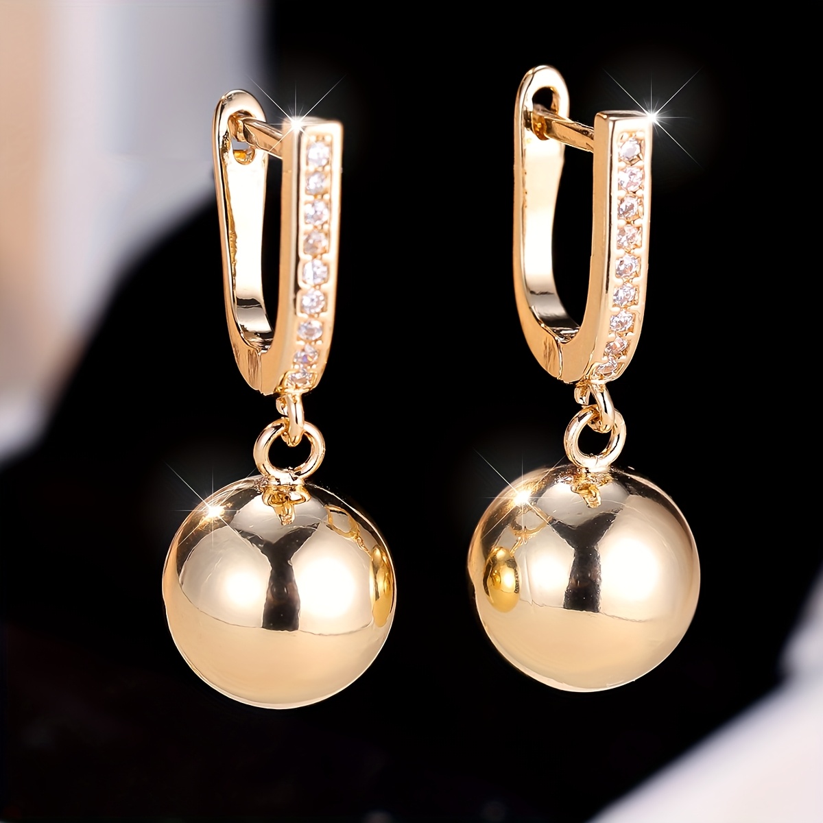 Image of A Pair Of Unique And Glossy Round Pendant Women's Fashion Drop Earrings For Party, Birthday, Anniversary Gift