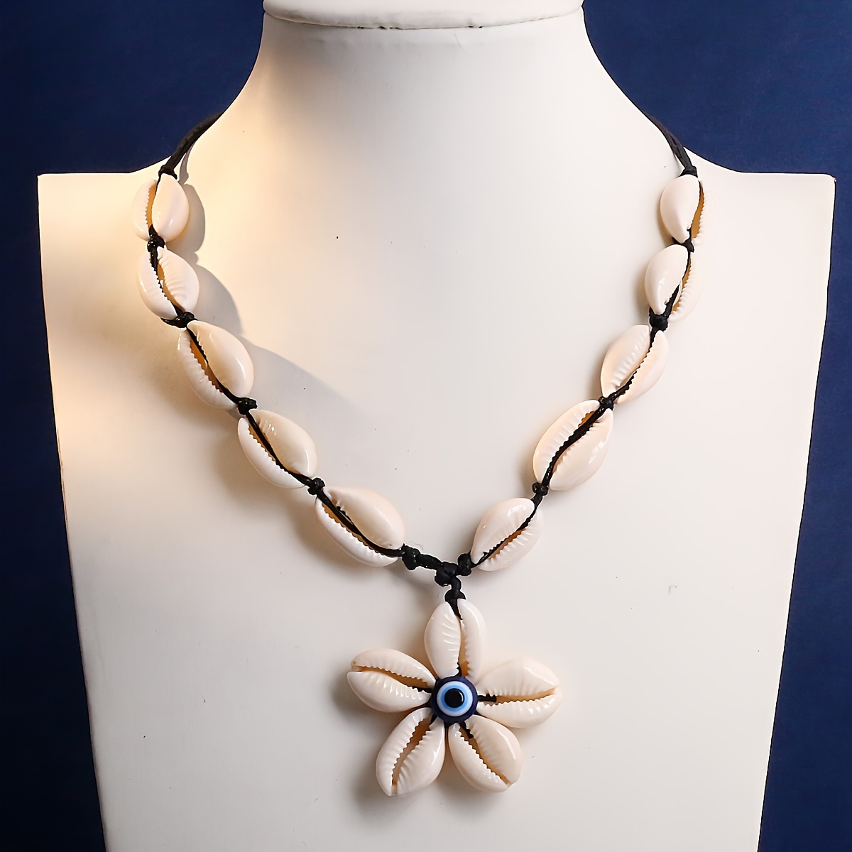 

1pc Chic Handcrafted Shell Flower Pendant Necklace, Bohemian , For Daily And Holiday Wear, Accessory, -chic Beaded Necklace