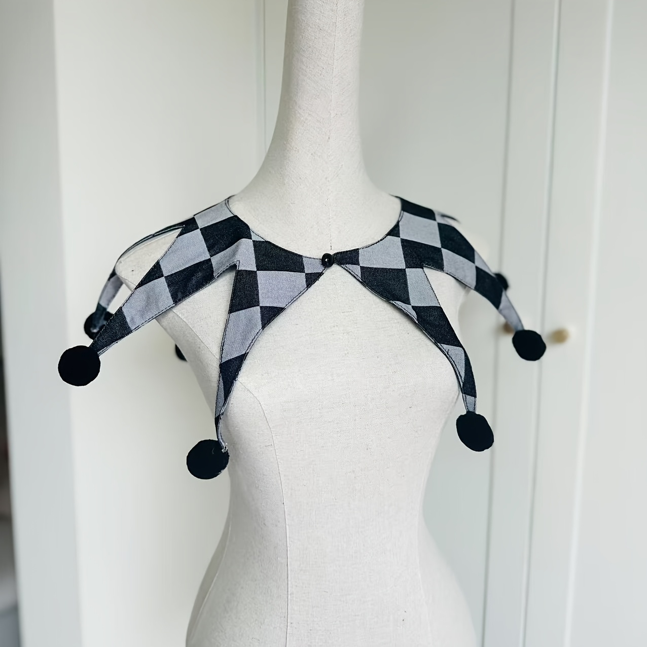TEMU A Clown Checkered Faux Collar With A Detachable Pom-pom Shoulder, A Layering Accessory, Unisex With 3 Styles Available, Suitable For Circus