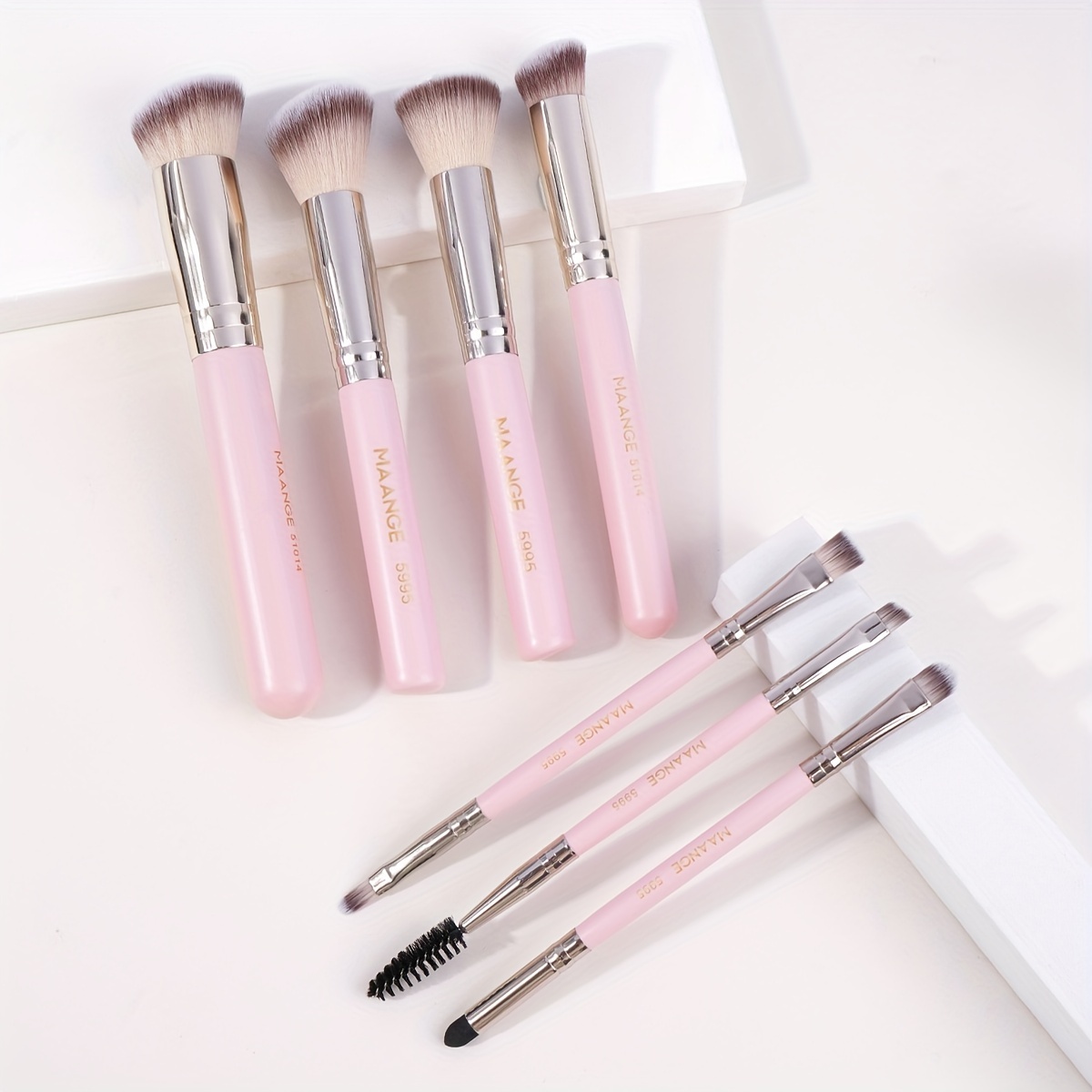 

Maange 7-piece Makeup Brush Set, Foundation, Blush, Concealer, Eyeshadow, Eyebrow Wands For Types, Nylon Bristles, Unscented, Soft Brushes For Beginners, Ideal Gift For Women