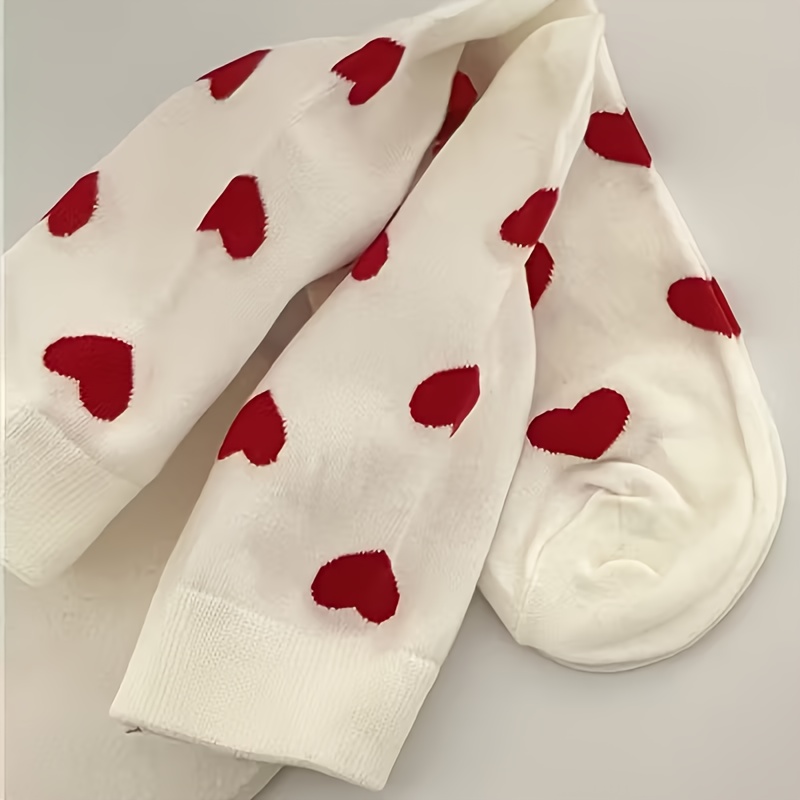 E-shop 1 Paar Modische Halbhohe Socken mit Herz-Print – Trendige Weiße Sport-inspirierte Socken mit Weicher Halbhoher Länge – für Casual-Outfits