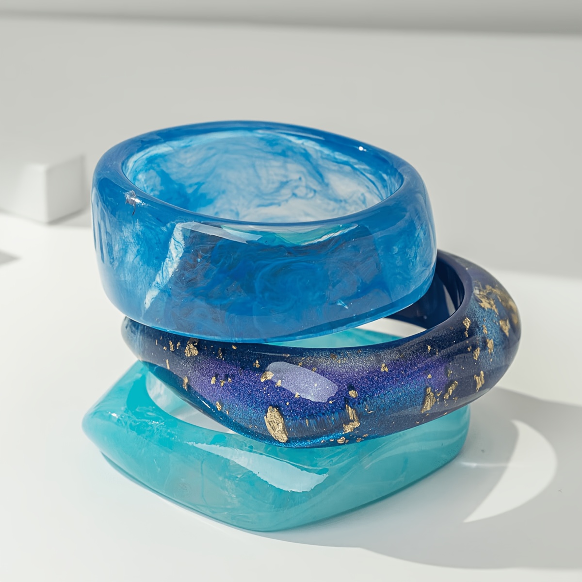 geometrisches, unregelmäßiges blau lackiertes harzarmband für damen, premium retro band,   design schmuck,   für   und party anlässe, alle jahreszeiten