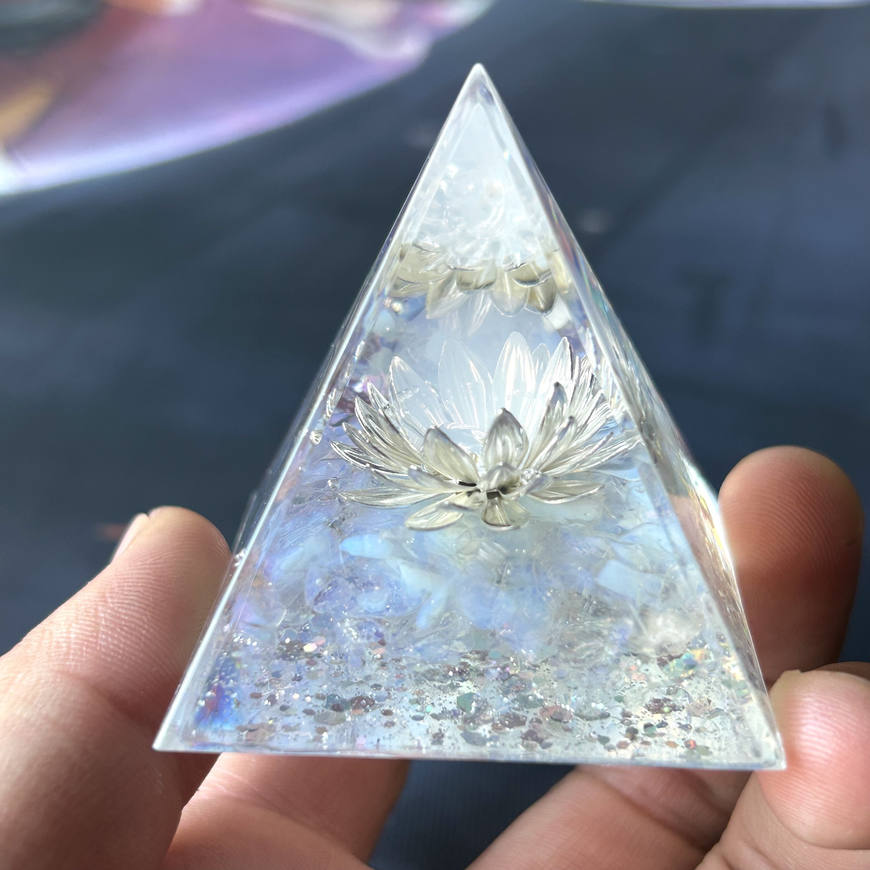 

1pc Opal For Lotus Crystal Pyramid, Perfect Gift, Home Decoration