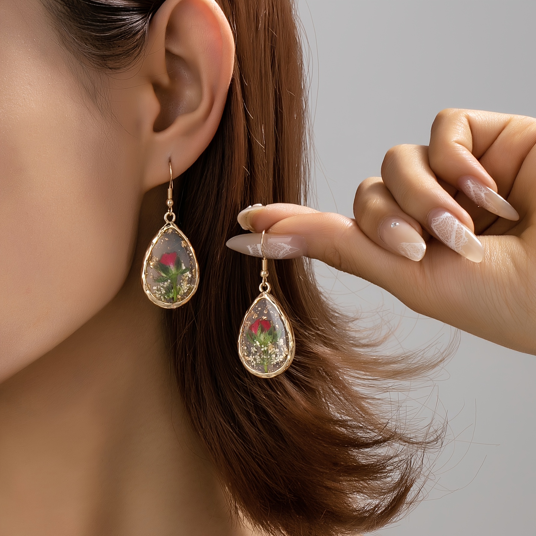 Women's Minimalist Dried Flower Drop Earrings