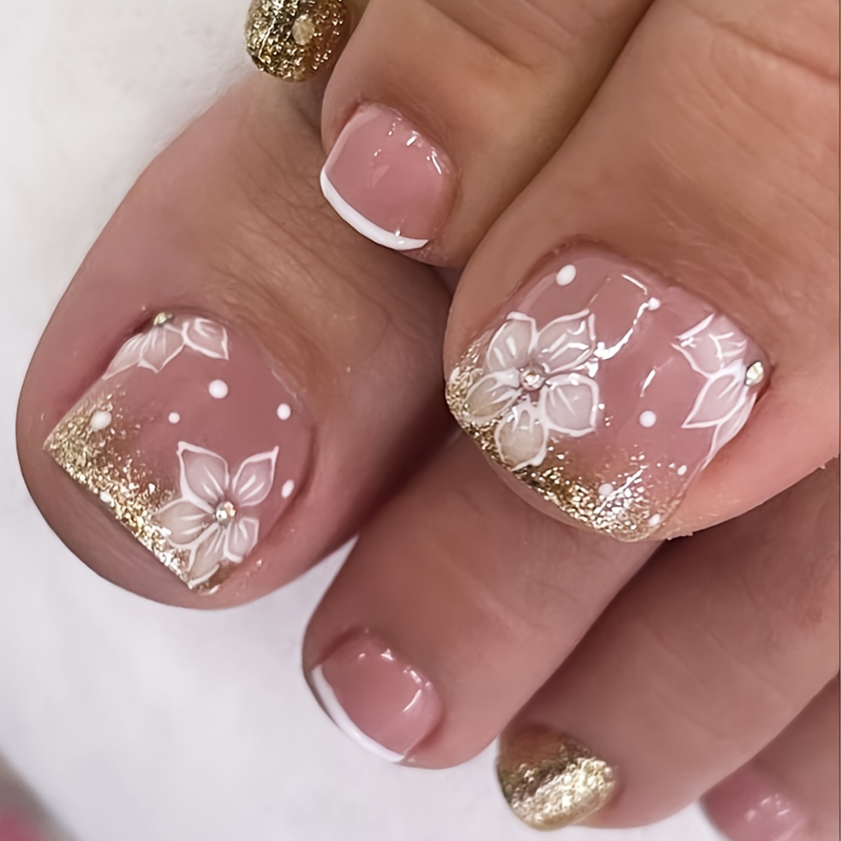 

Short Square Press On Toenails With Summer Flower Design, Golden Glitter Rhinestone Fake Toenails,full Cover White Flower Design False Toenails For Women And Girls