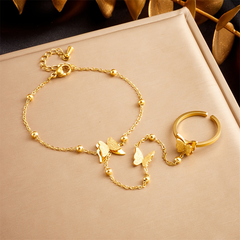 a fashionable retro design   ring bracelet set with elegant and romantic additions