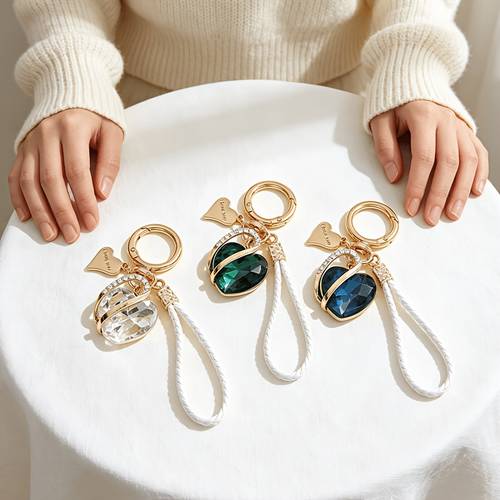 item picture 1pc fashionable european and gorgeous creative three dimensional high end heart keychain bag charm suitable for womens car keys bag charms decoration and gifting