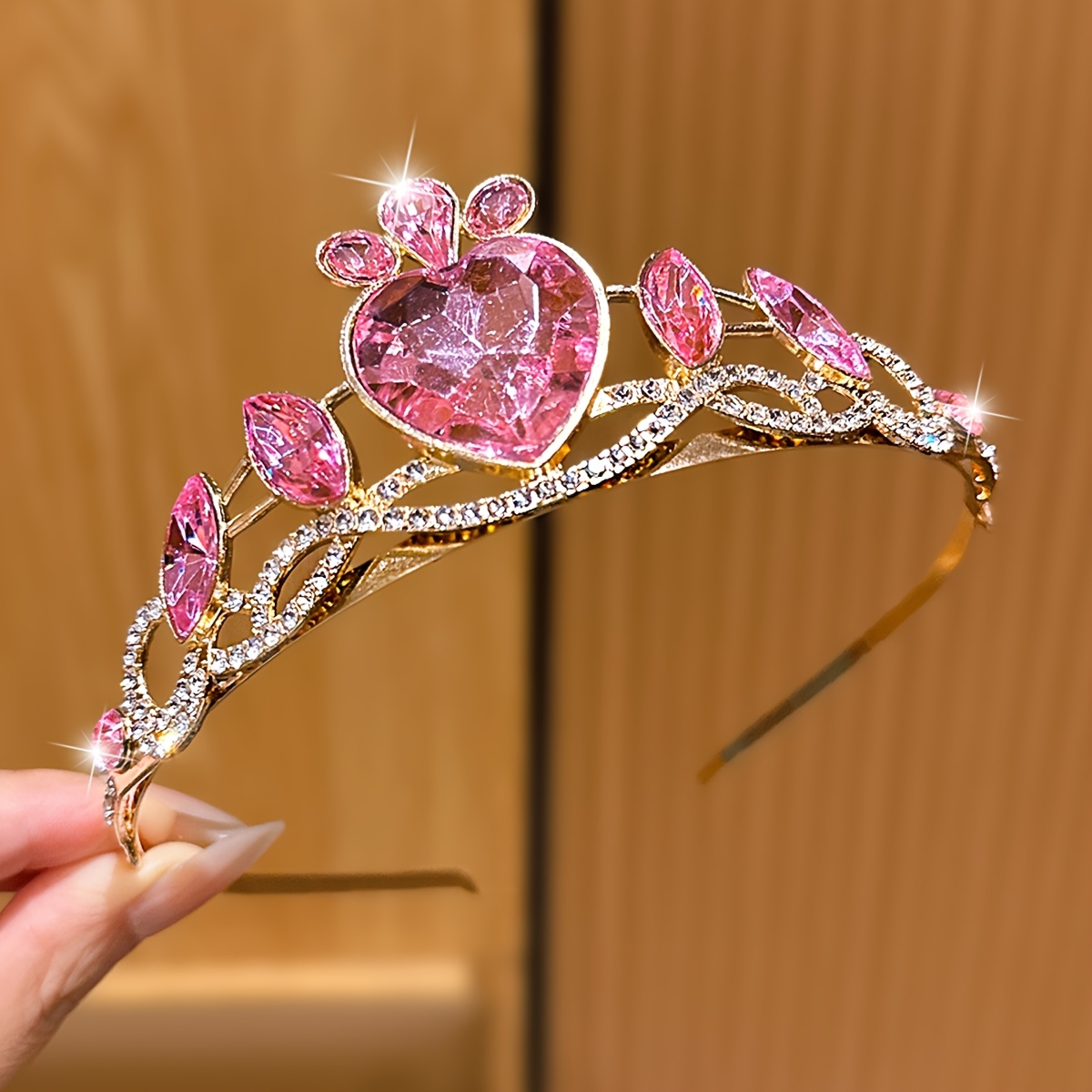1 High-end Pink Heart Crown Headband Is A Suitable Hair Accessory For Daily Use