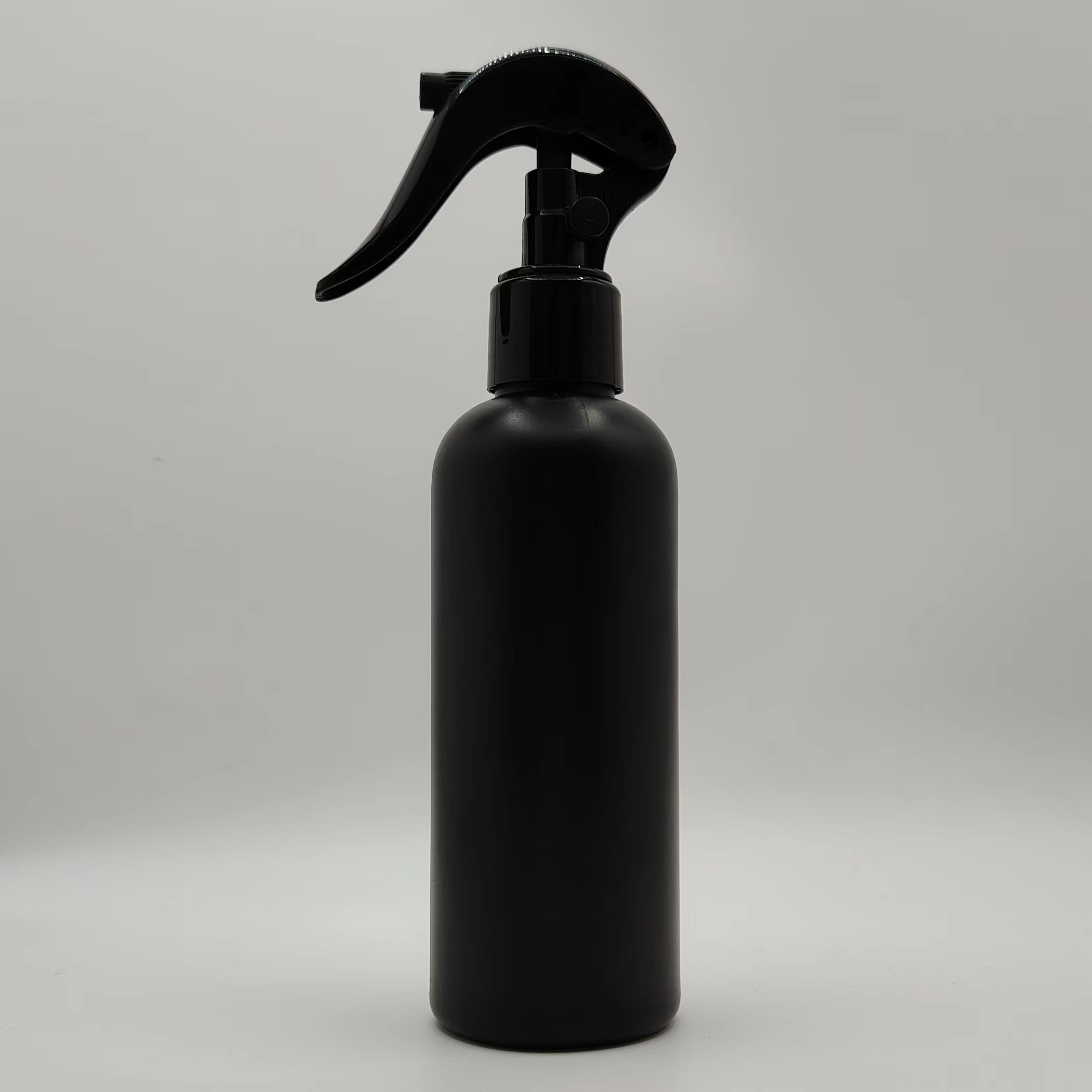 

200ml Black Thickened Spray Bottle - Leak-proof, Refillable For Essential Oils & , Fine Mist For Even Coverage, Ideal For Home Use