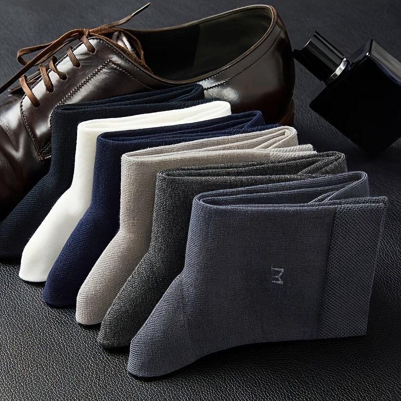 10 Paar Heren Mid-Calf Crew Sokken - Ademende Comfortabele Sportsocken met M-Patroon Design, Vochtregulerend & Boogondersteuning voor Basketbal, Hardlopen, Gym - Duurzame Casual Sportsokken (Effen Kleuren, Geen Doos Inbegrepen), Basketbalsokken, Loopuitrusting, Strak Ontwerp, Comfortabele Pasvorm, Ademend Materiaal, Actieve Levensstijl, Eenvoudige Mode, Lichtgewicht Constructie, Fitnessliefhebbers