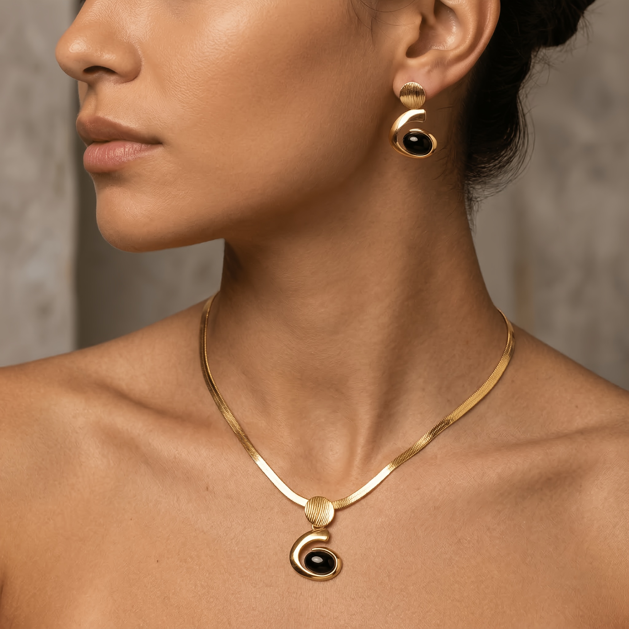 3pcs Geometric Oval Comma Pendant Necklace and Ear Studs Set