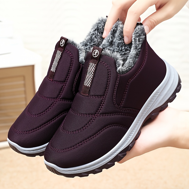 suitable for all     thickened plush shoes are easy to slip on non slip and comfortable Product details 3