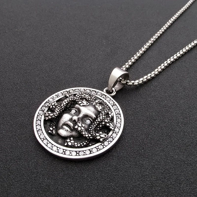 A Round Pendant Necklace Featuring Medusa From Ancient Greek Mythology, A Protective Charm Suitable For Couples As A Decorative Gift
