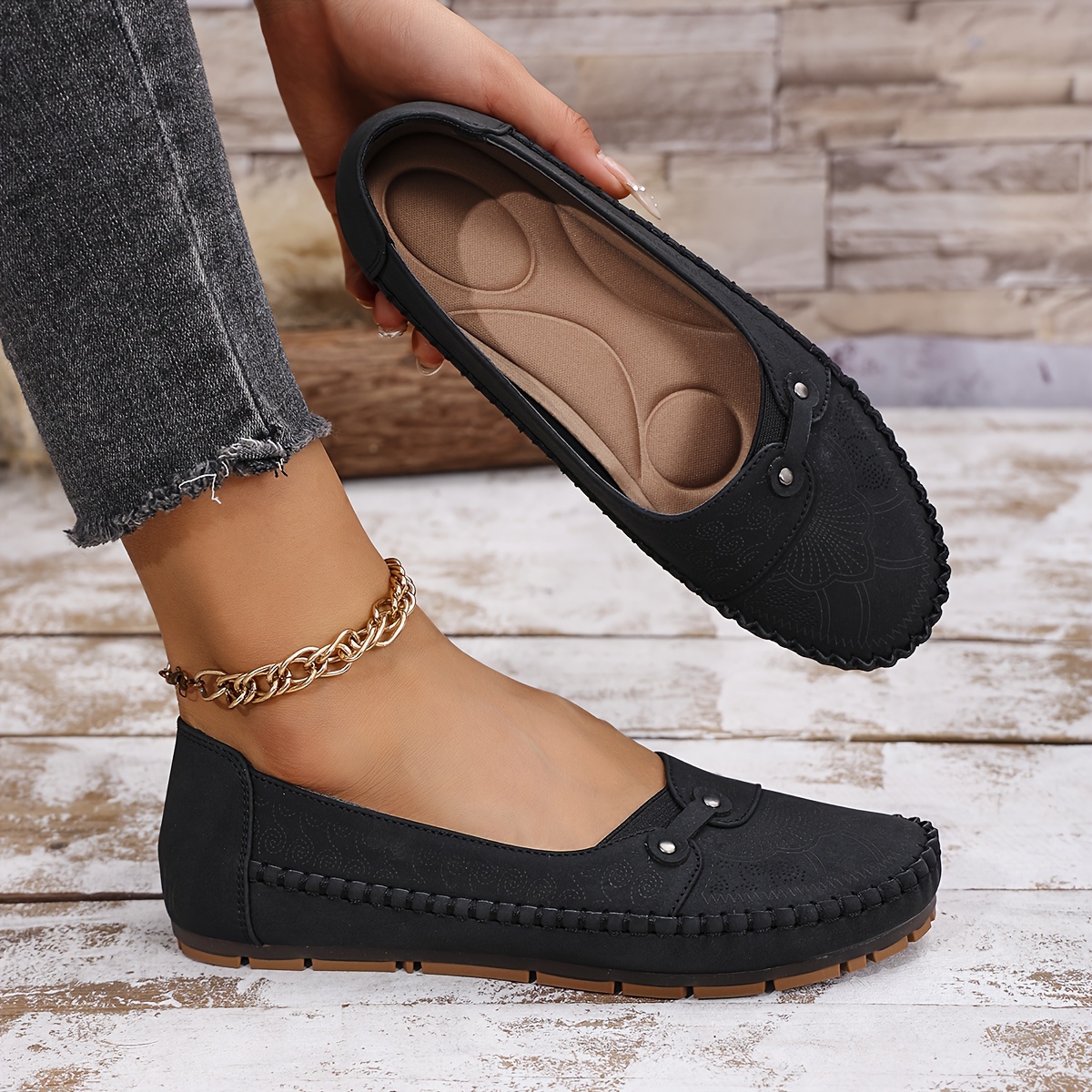 Women's Large Size Retro Lightweight Metal Decorative Comfortable Soft Loafers, Women Shoes
