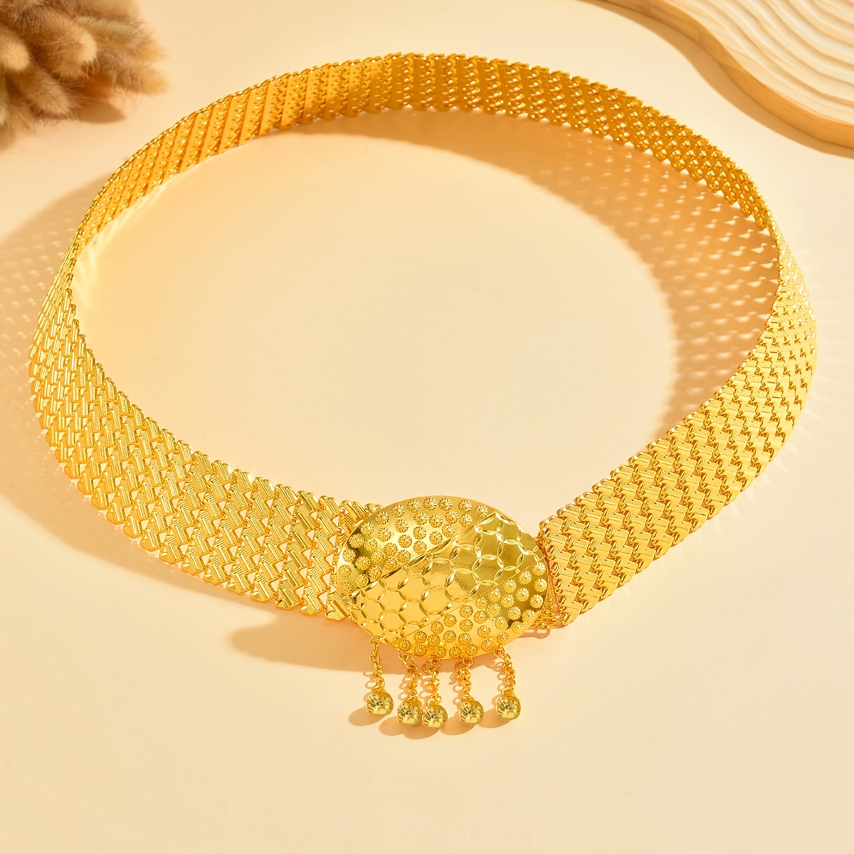 1pc Golden Moroccan Style Bride Belt Unique Texture Like Engraved Mysterious Floral Pattern Round With Dynamic Tassel For Wedding Look Exotic Luxury Romantic