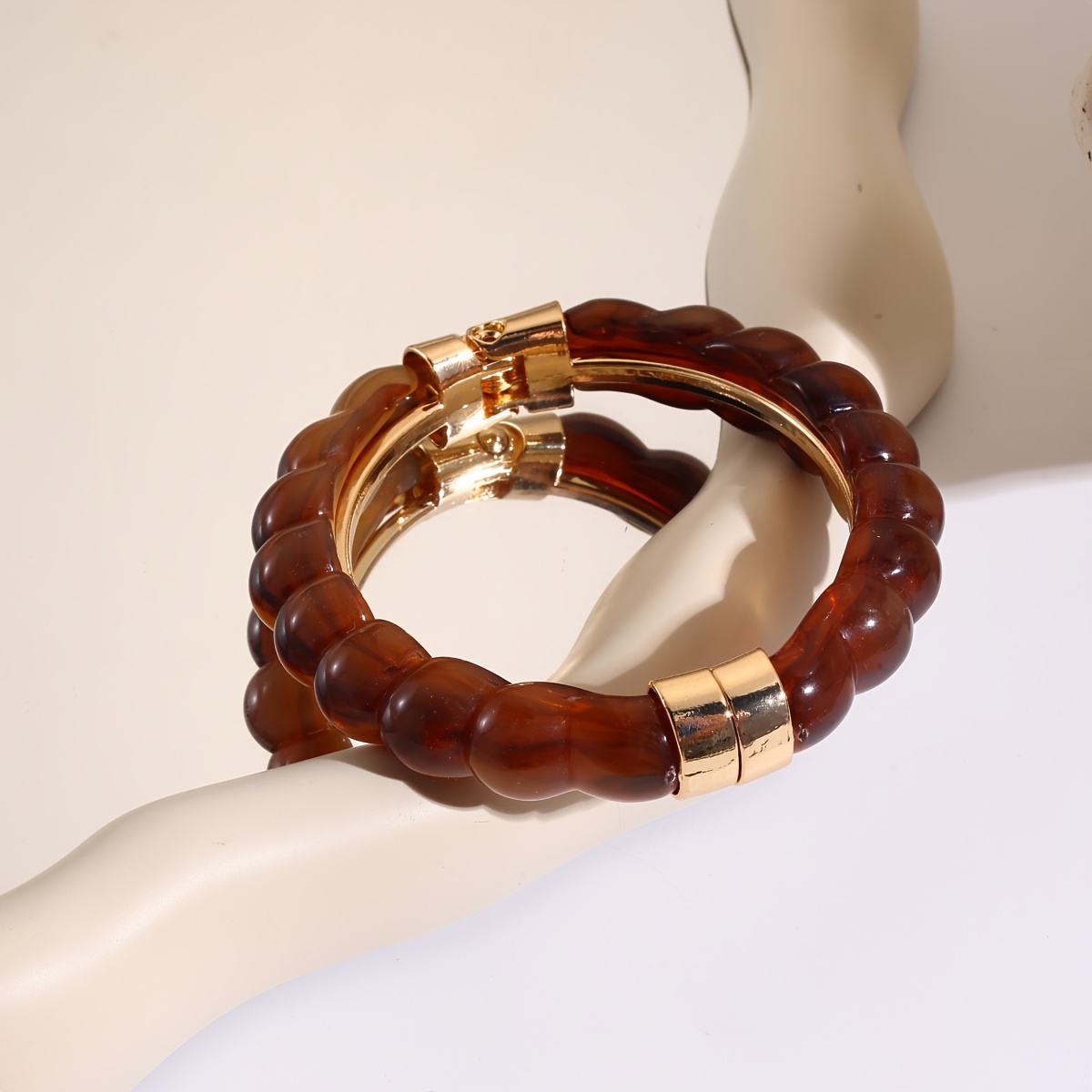 Twisted Bangle Bracelet with Elegant Light Luxury Design