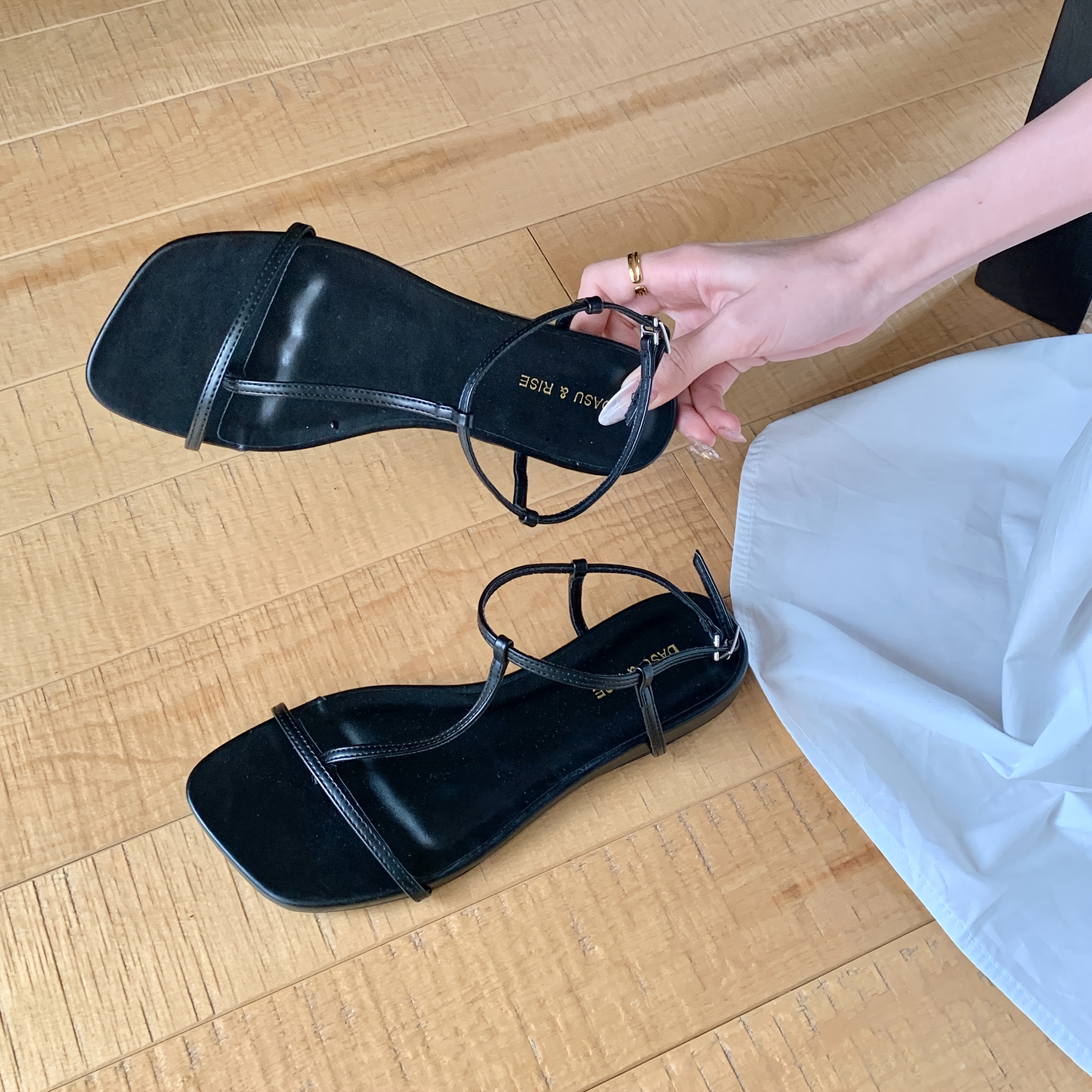 Toe Wide Width Flat Dress Sandals Women's Red Square Toe Flat