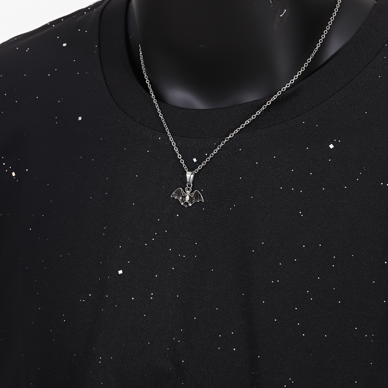 TEMU Collier avec pendentif pour femmes/Style unisexe, Pendentif chauve-souris mystérieux significatif, Chaîne en acier inoxydable, Artisanat