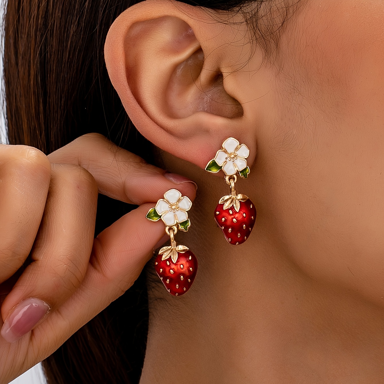 new fashionable and   strawberry flower earrings for teenager Product details 1
