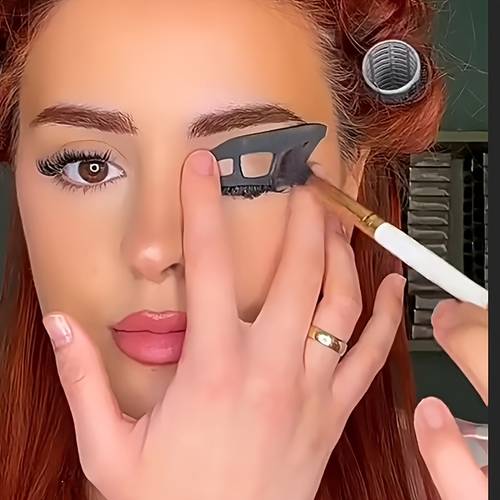 eye makeup assistant eyeshadow brushes eyeshadow tools quick makeup templates eyeshadow molds suitable for female beginners with make up and anywhere