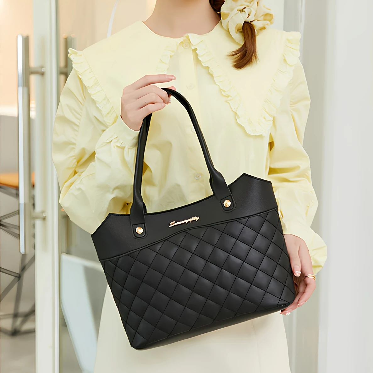 fashionable womens single shoulder bag simple rhombus grid handbag versatile large capacity single shoulder crossbody bag details 1