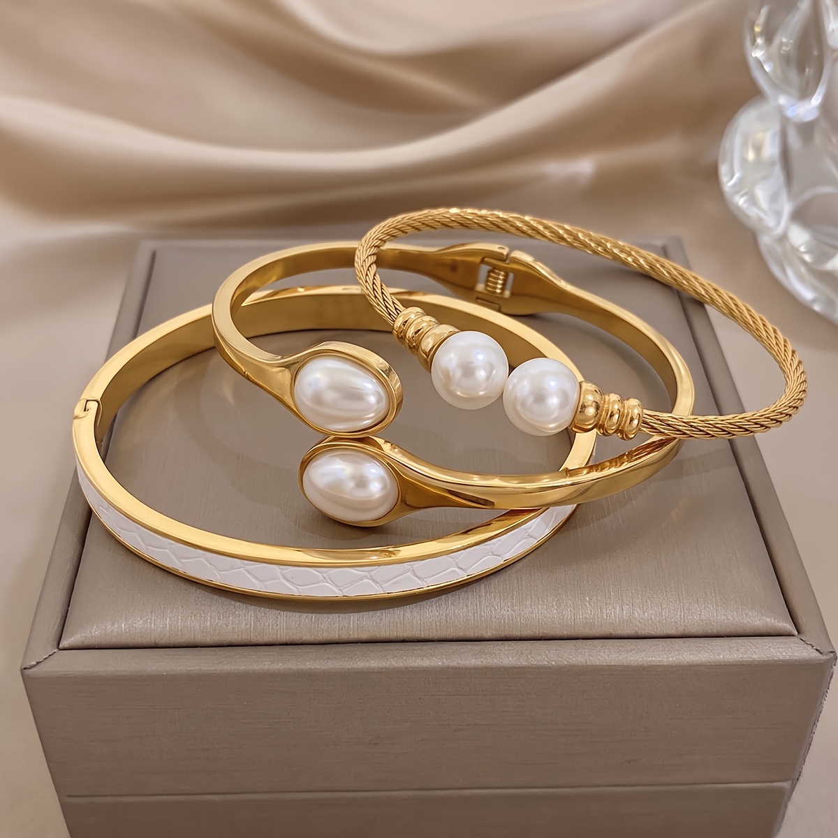 3pc Retro Warm-Toned 18K Golden Plated Bangle Set
