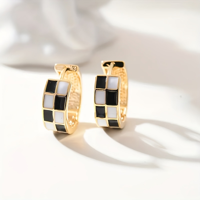 TEMU Elegant Black & White Hoop Earrings - Chic For Women, Perfect For Daily Wear & Vacations