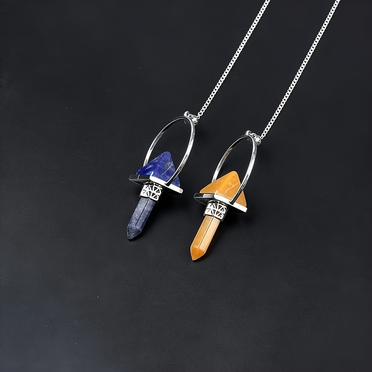 TEMU Lot de 2 pendentifs à pendule pyramide hexagonale en améthyste, pendule amplificateur d', cadeau de fêtes, couleur aléatoire