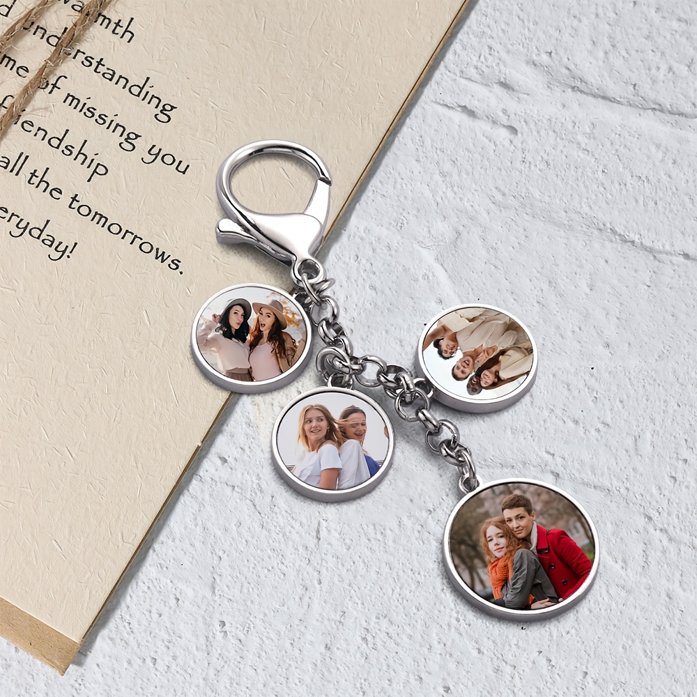 

Valentine's Day Bag Keychain With 4 Round Blank Tags For Heat Transfer Printing, A Commemorative Gift.