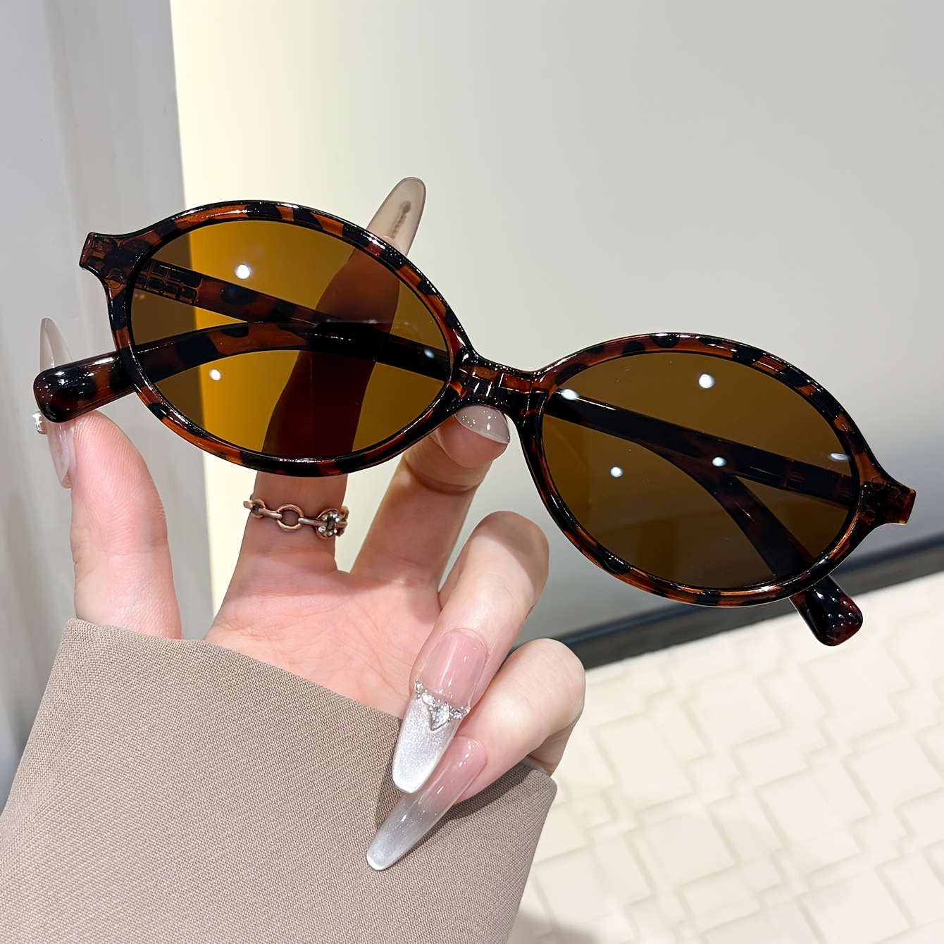 Image of 1 Pair Of Women's Classic Small Round-frame Fashion Glasses, Suitable For Outdoor Travel, , And Driving, Elegant Style, For Outdoor S, Parties, Vacations, And Outfit Coordination