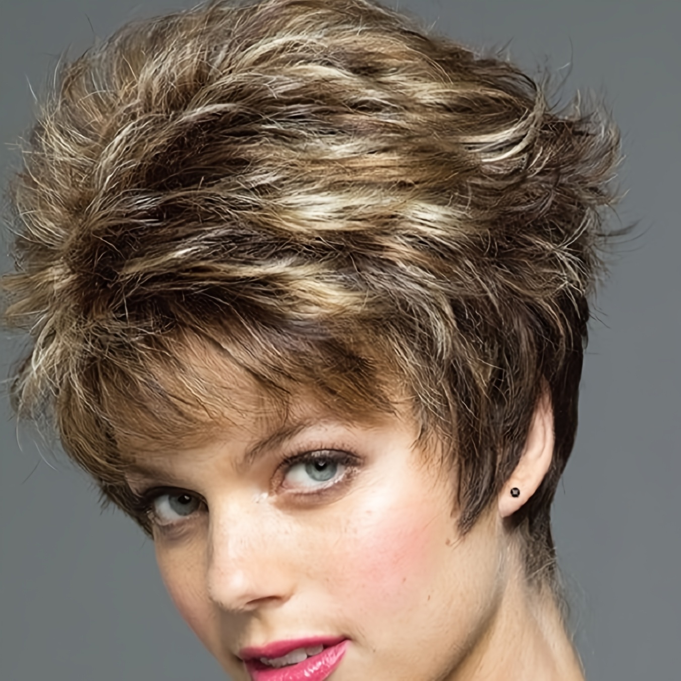 

Elegant Mixed Color Short Cut Wig With Side Bangs For Women - Heat Resistant Synthetic Hair, & Cosplay