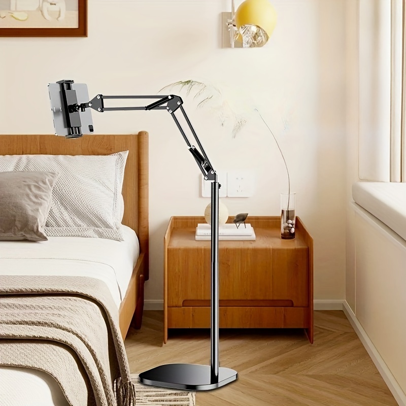 

A Flexible Stand With A Length Of 53.15 Inches, Suitable For Tablets And Phones, Installed On Chairs Or Beds For Live Streaming.