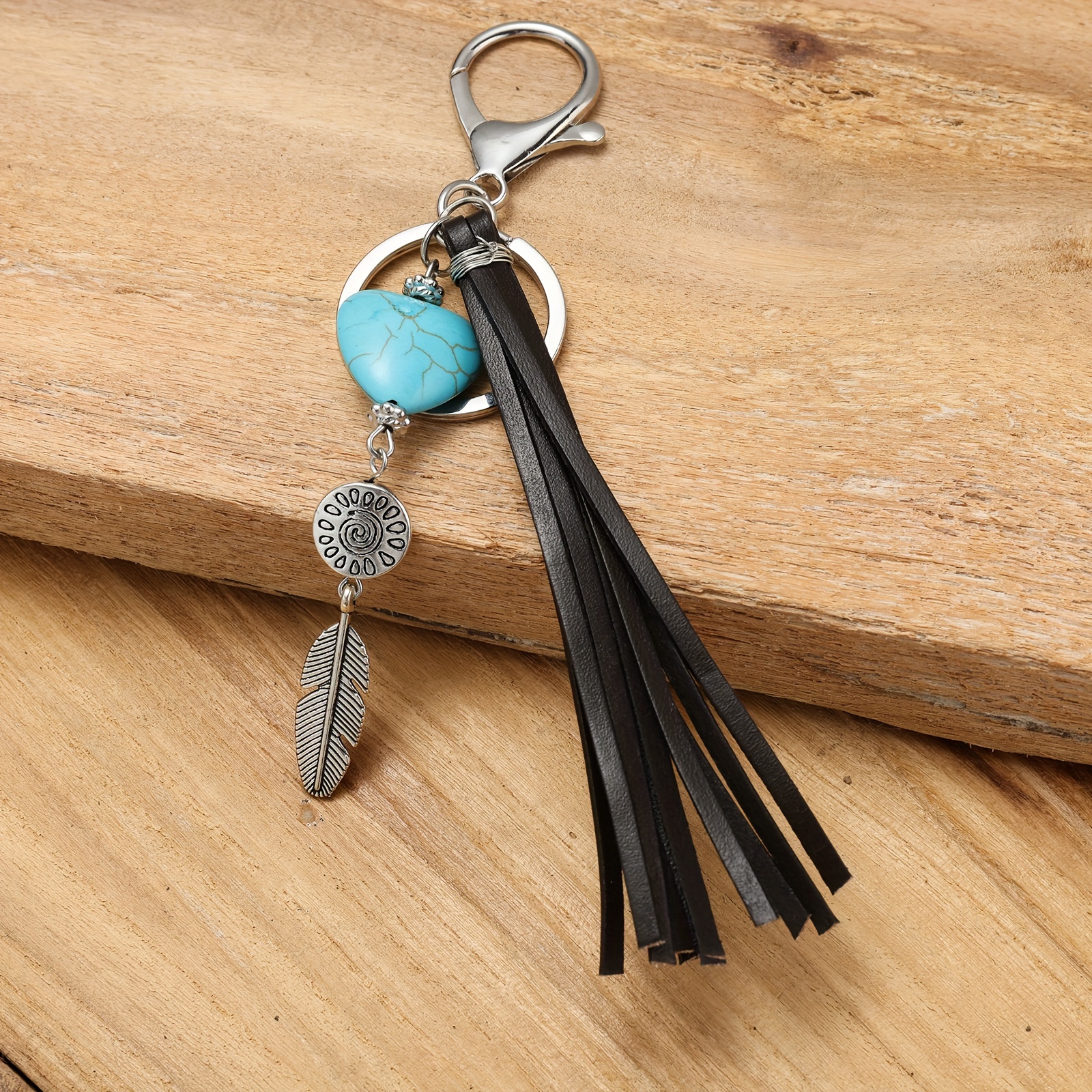 

Heart & Leaf Tassel Keychain - Leather, Fashionable Bag Charm For Women And Men
