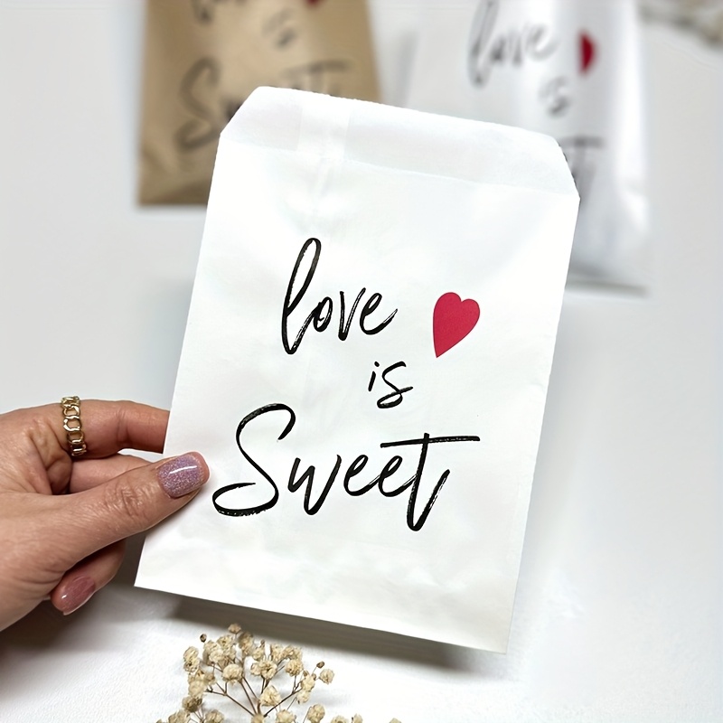 E-shop 25 Stück "Liebe ist süß" Geschenktüten, 13x18 cm Weiß/Kraftpapier-Tüten für Hochzeitsdeko