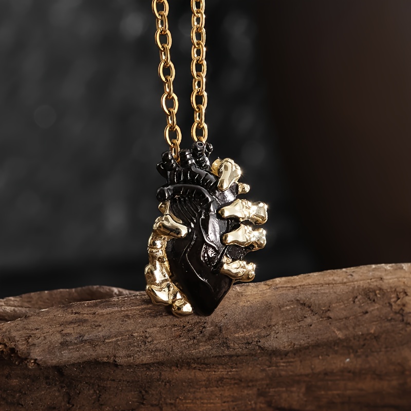 

1pc Women's Retro Gothic Holding Heart Skull Pendant Heart Shape Necklace Couple Exquisite Party Jewelry