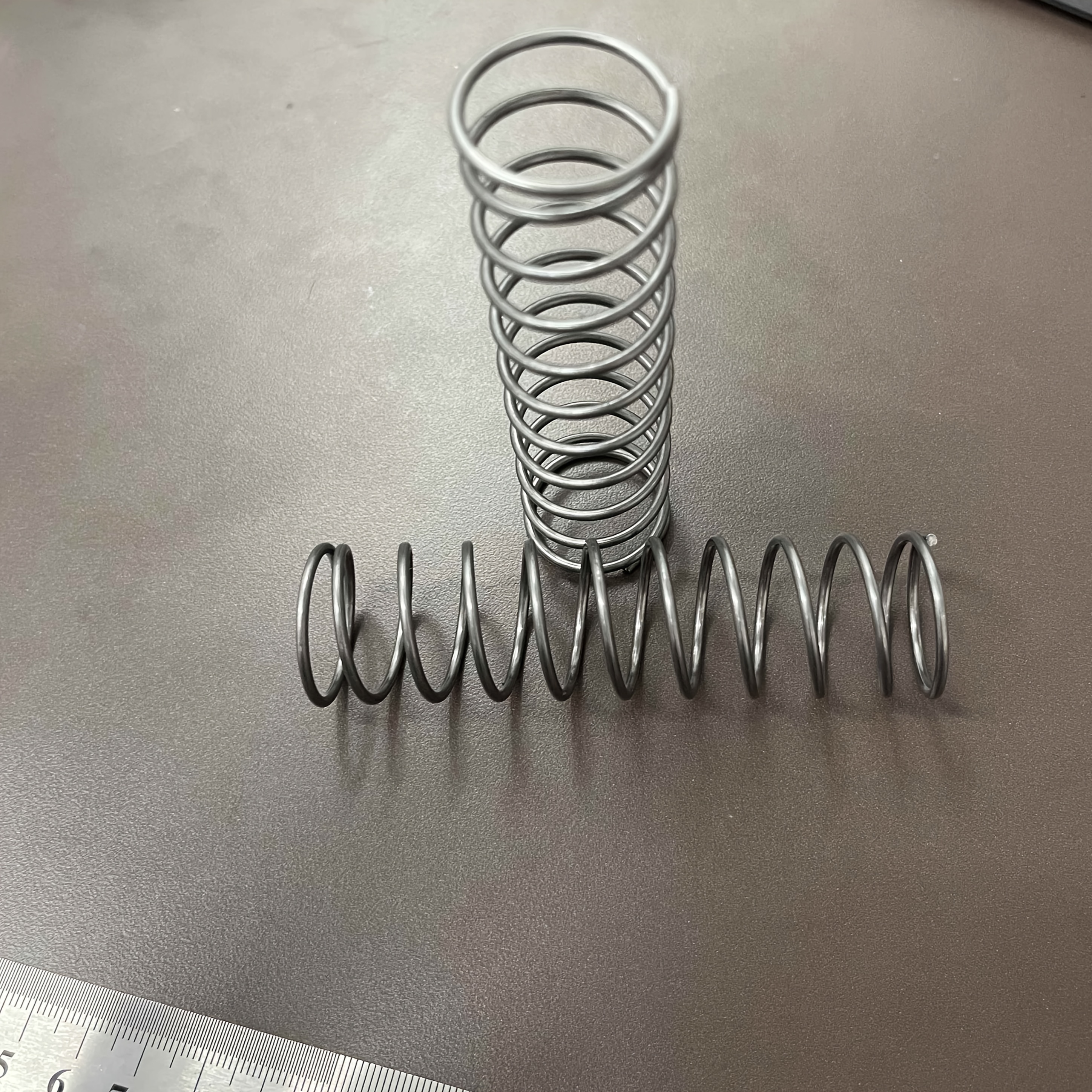 TEMU 2pcs Heavy-duty Industrial Steel Springs - 2.0mm Wire Diameter, 28mm Outer Diameter, 100mm Length. Suitable For Diy Projects, Toy Assembly &