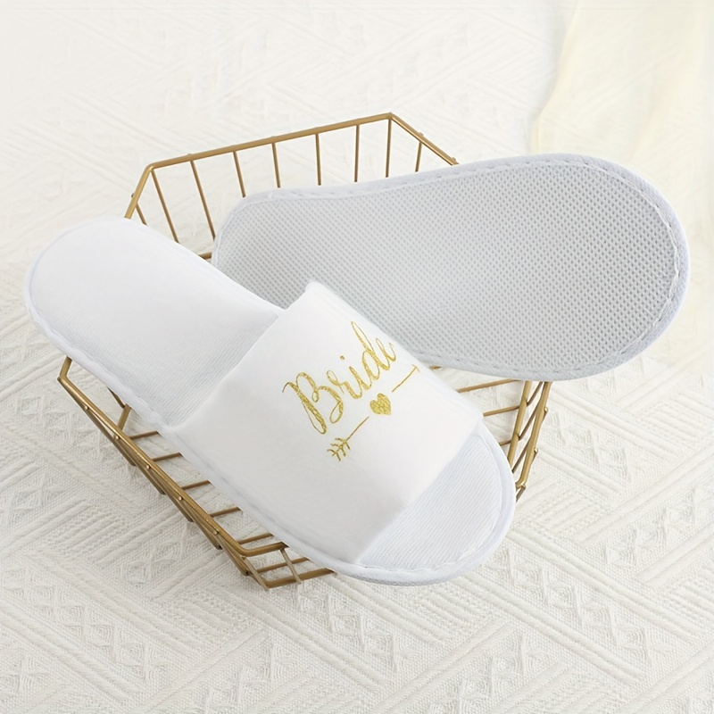 Image of 1 Pair Of Fashionable Disposable Slippers, Hotel Slippers, Universal Slippers For